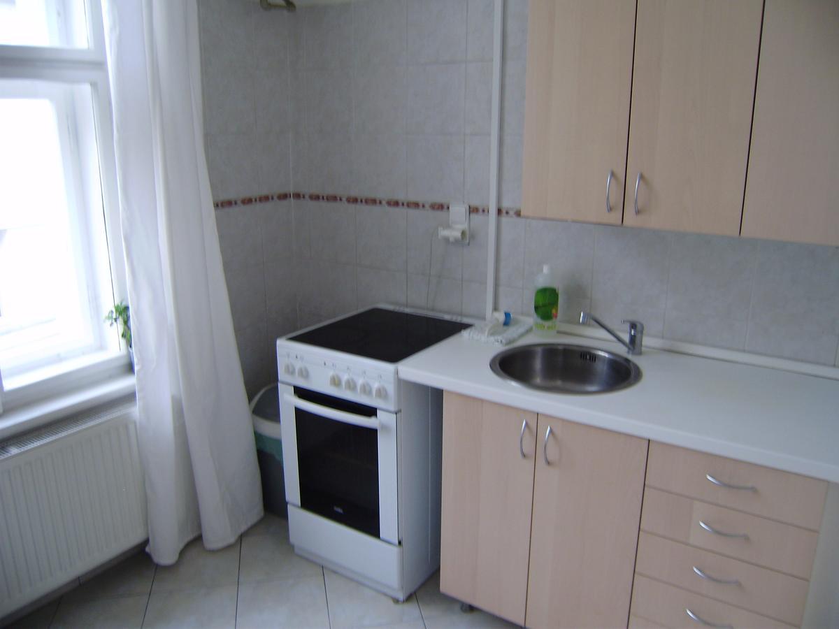 Halkrooms Pensión 4*