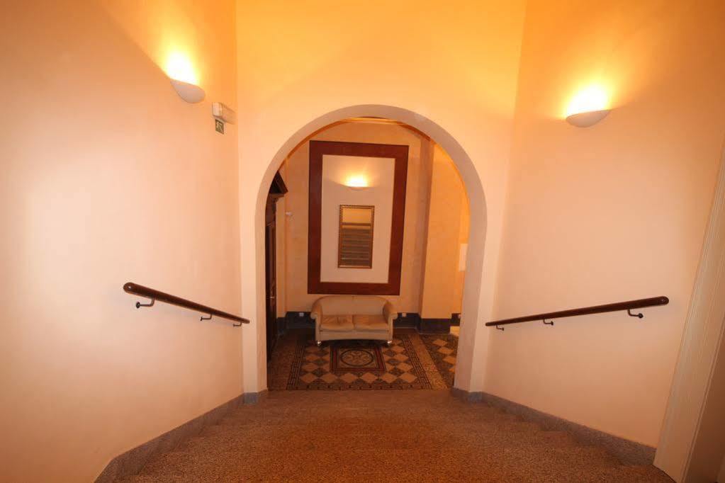 Halkrooms